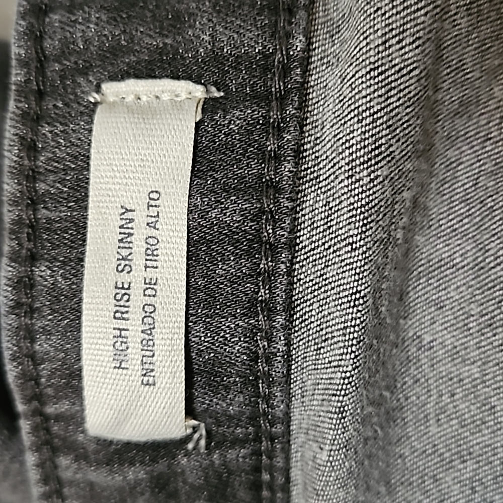 Universal Thread High Rise Skinny 24W - Picture 5 of 7